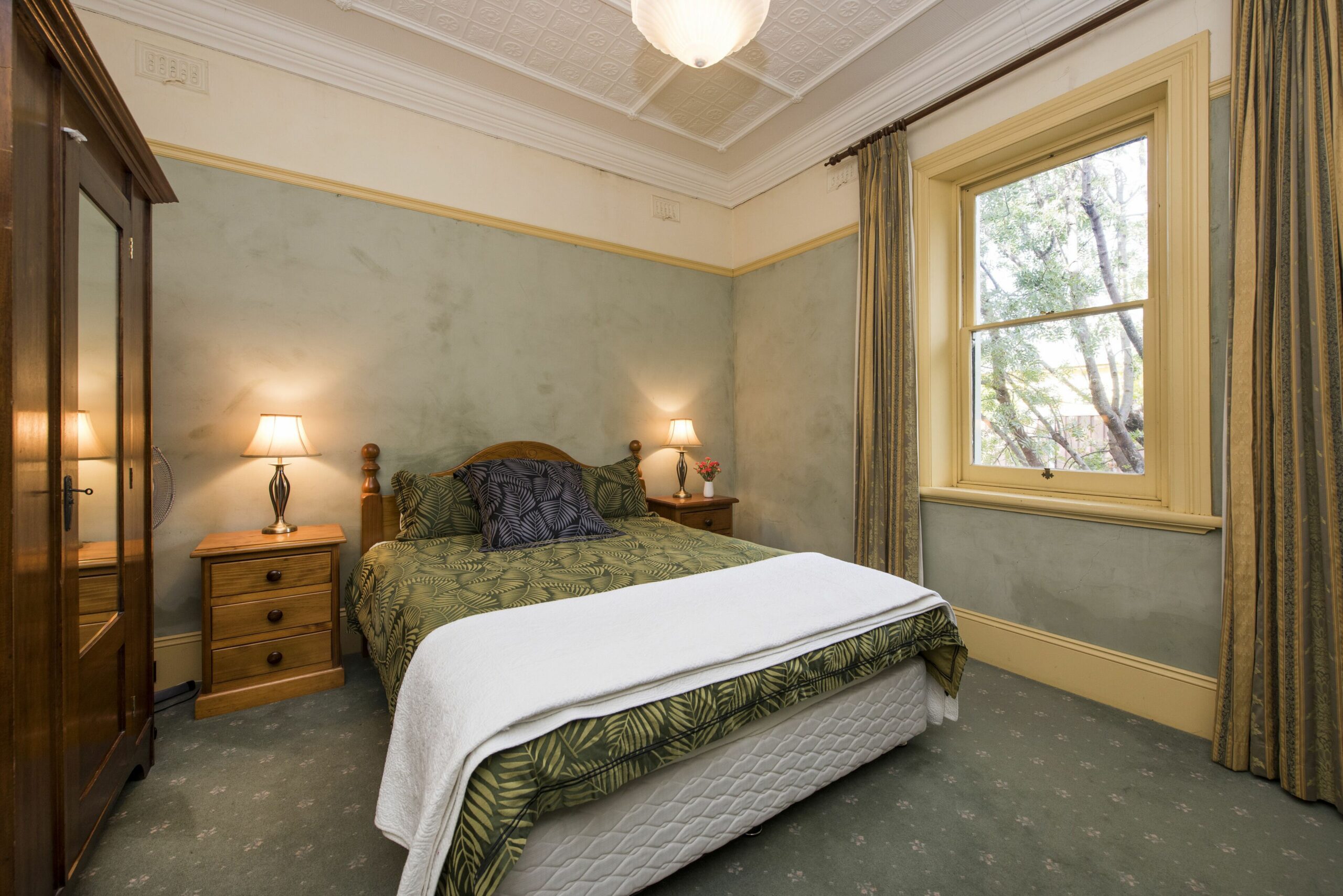 Ideal Mudgee Stay! Central Location - 1-2 Blocks to Anywhere in the Town Centre