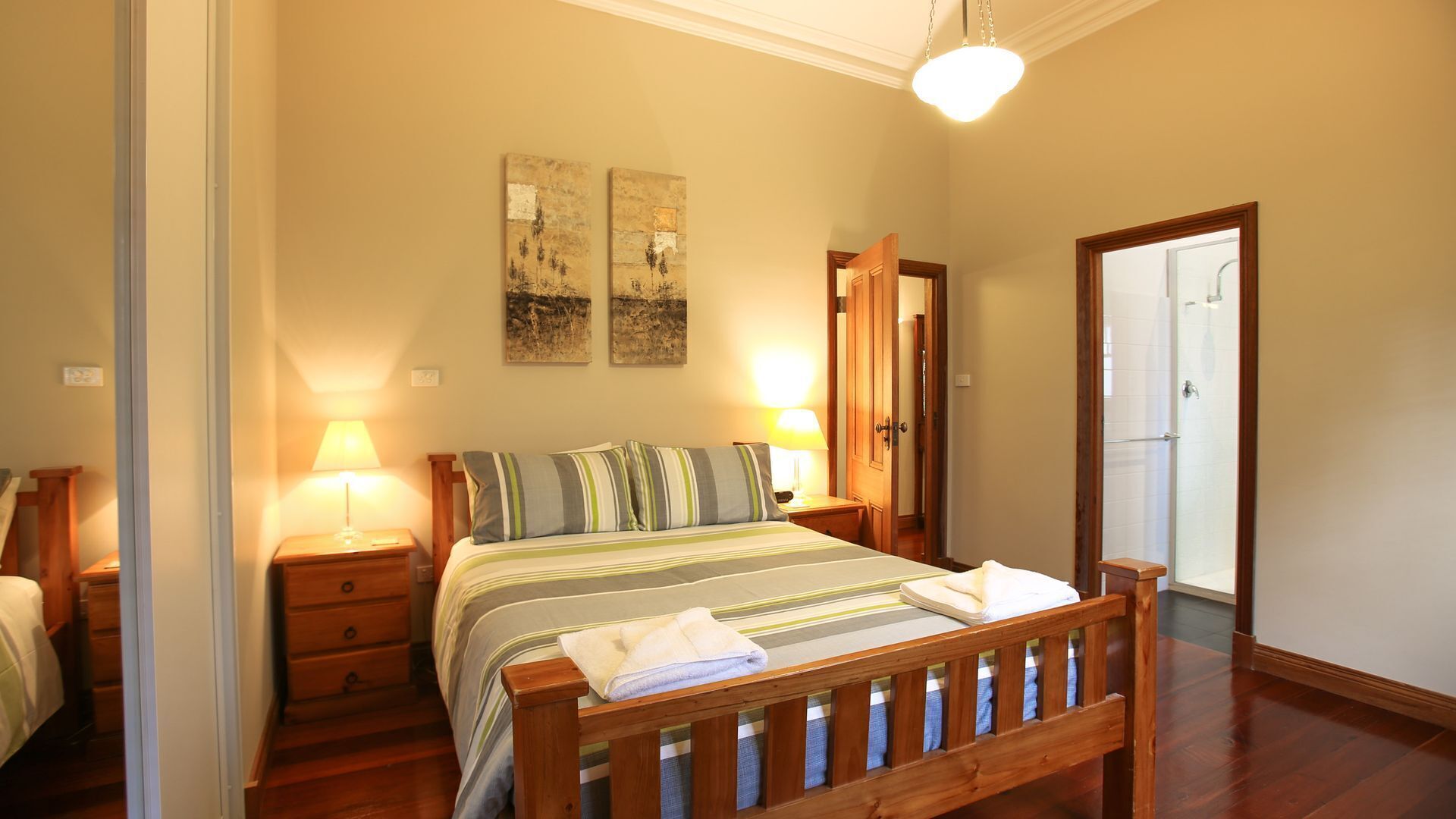 Central Perth Short Stay – Suits Families and Close to Cafe Strip