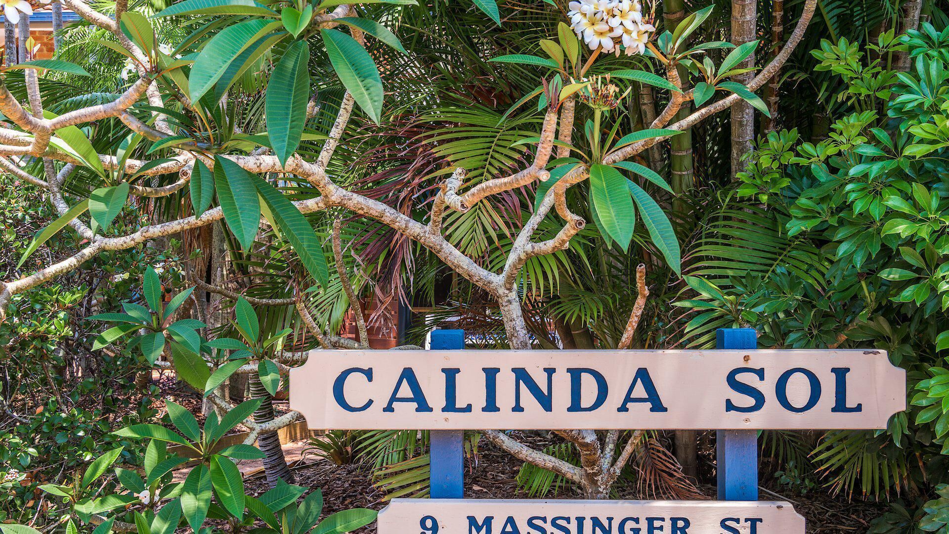 Calinda Sol 10 - Cafes, restaurants and beaches all within 5 min walk.