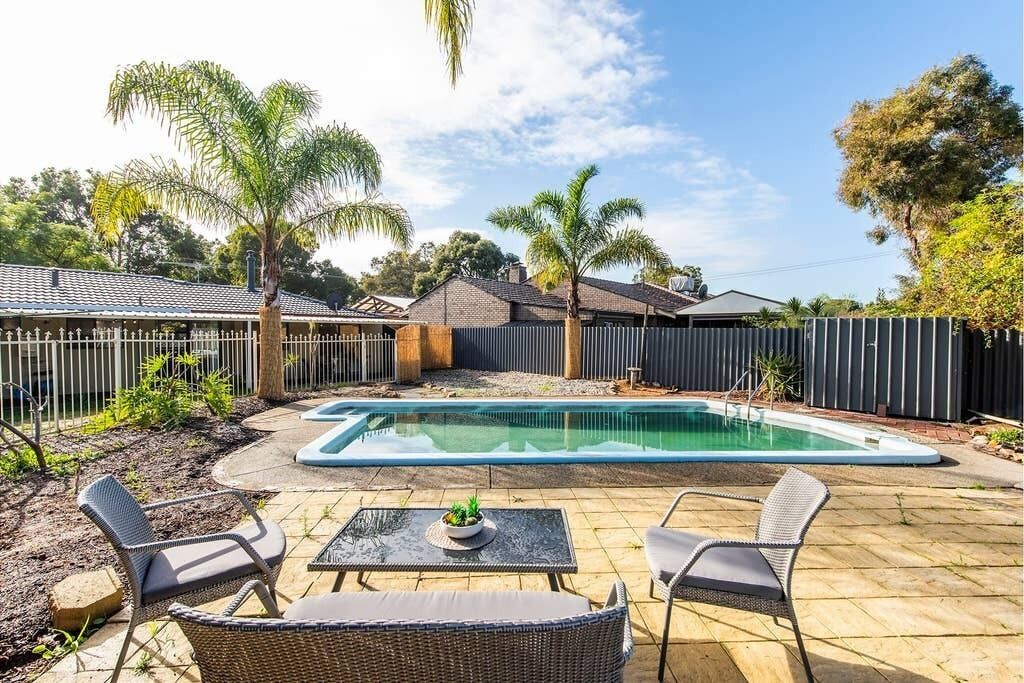 Welcome to our Thornlie Home With a Huge Backyard and Swimming Pool to Enjoy in the Summer