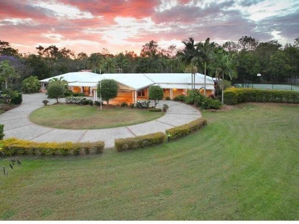 Guest House on 3 Acre Retreat – Pool + Tennis Court