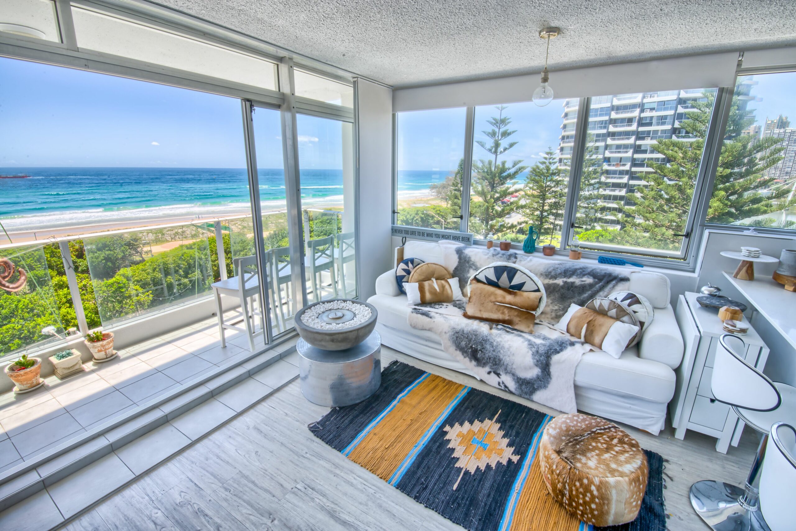 BEACHFRONT LUXURY LIFESTYLE LIVING