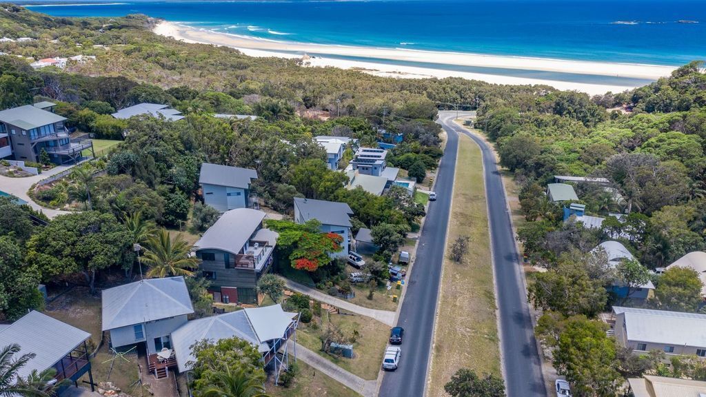 Sundowners Beach House 3 Bed, 2 Bath Sleeps 8