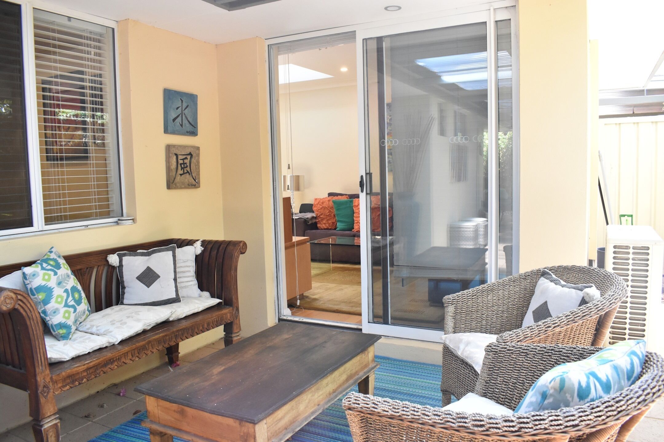 Modern 2 Bedroom Unit Close to CBD