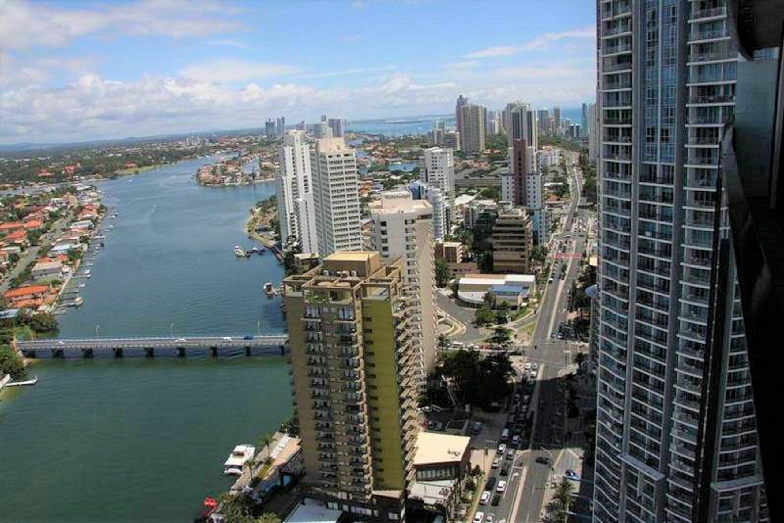 Circle on Cavill - Holidays Gold coast