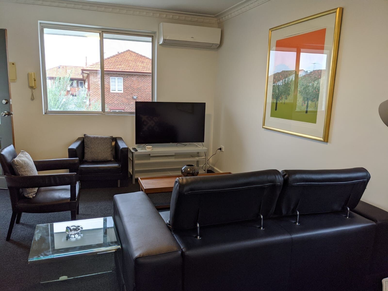 Superb 2 BR Apartment Minutes to Cbd- Cen8