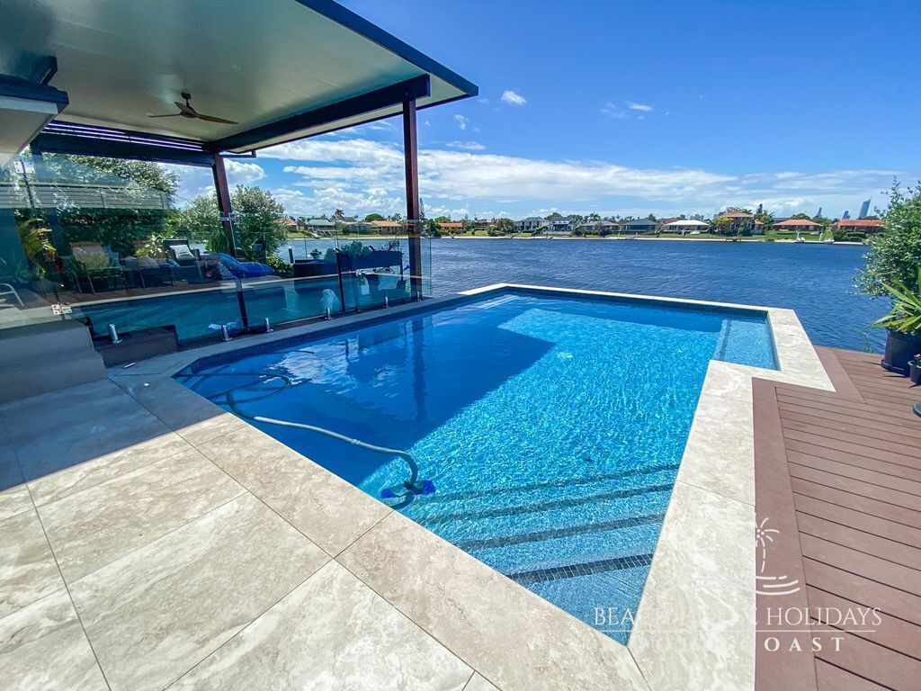 4 Bedroom Wide-waterfront Home With Pool and Skyline Views