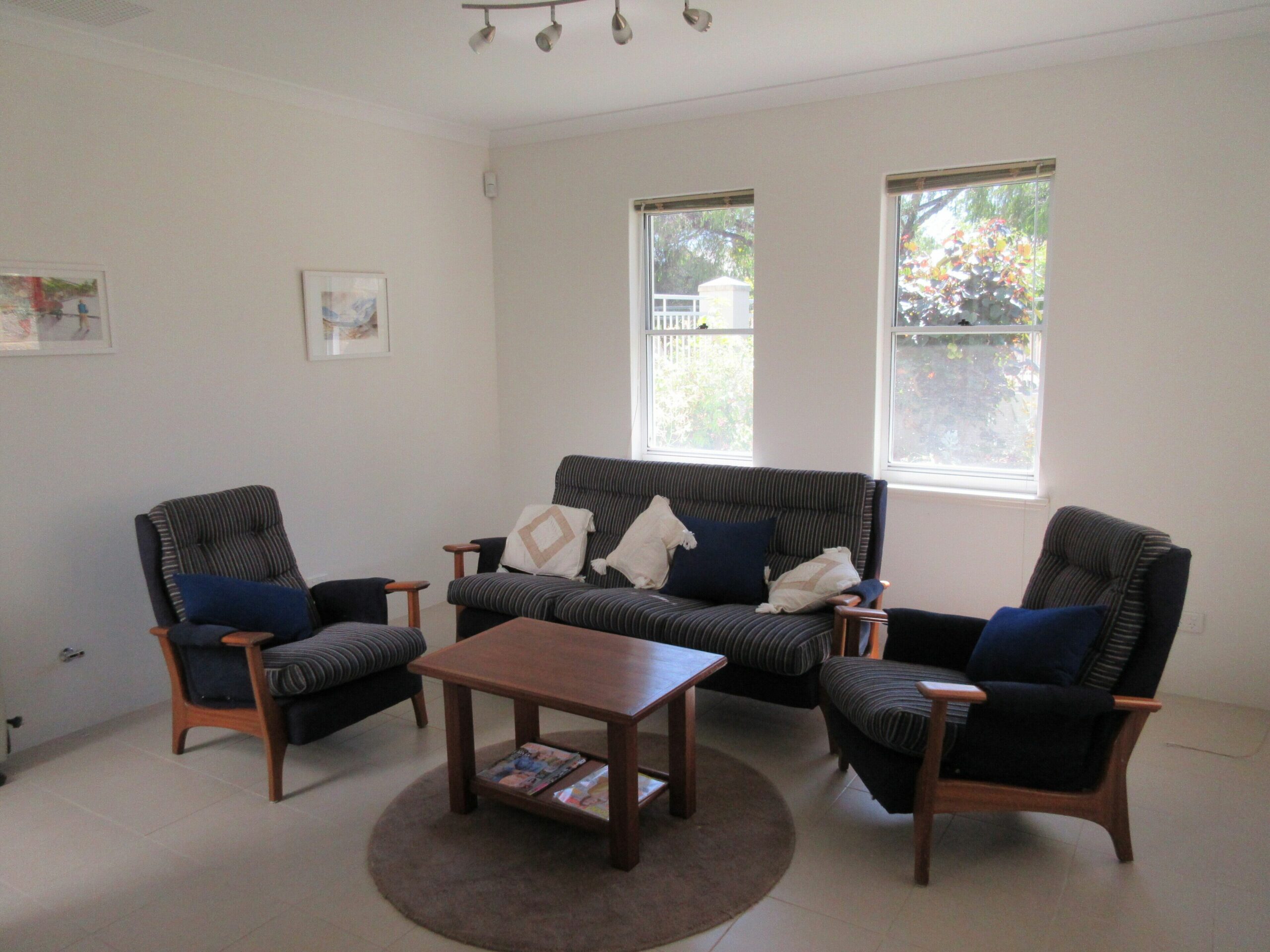 Beautiful & spacious home. 10 min from Perth CBD!