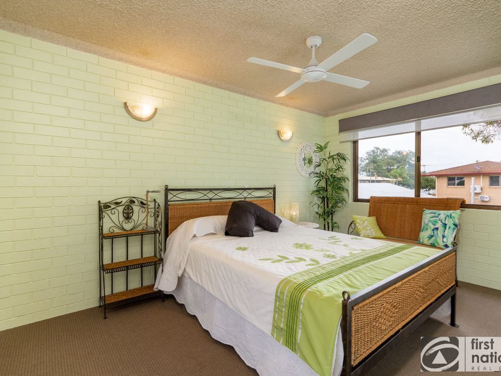 Air Conditioned Unit Stones Throw to the Waterfront