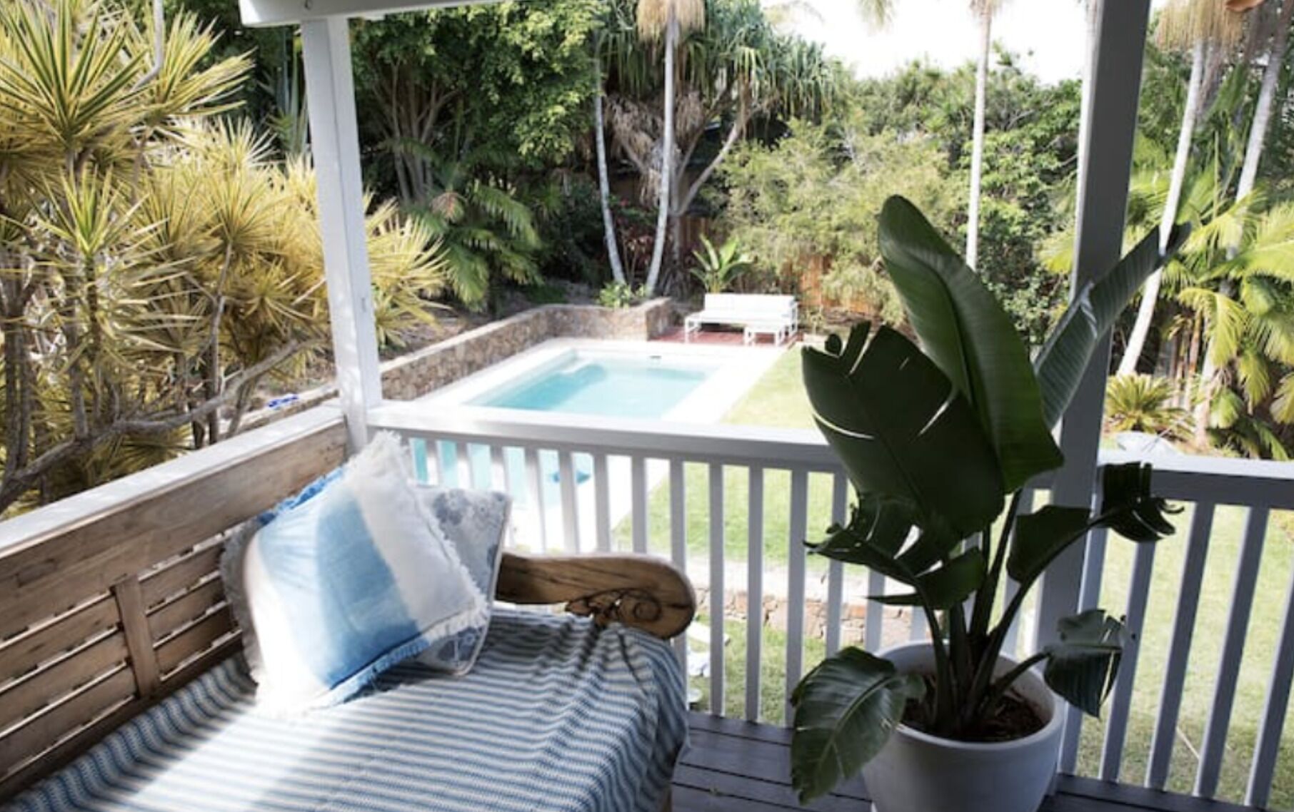 Stylish Beach House With Pool, Walking Distance to the Centre of Byron