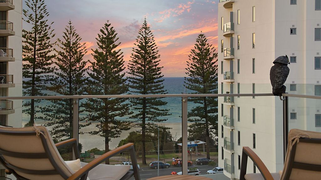 10 Maili Luxury SUB Penthouse – Rainbow BAY Retreat – Wi-fi Included