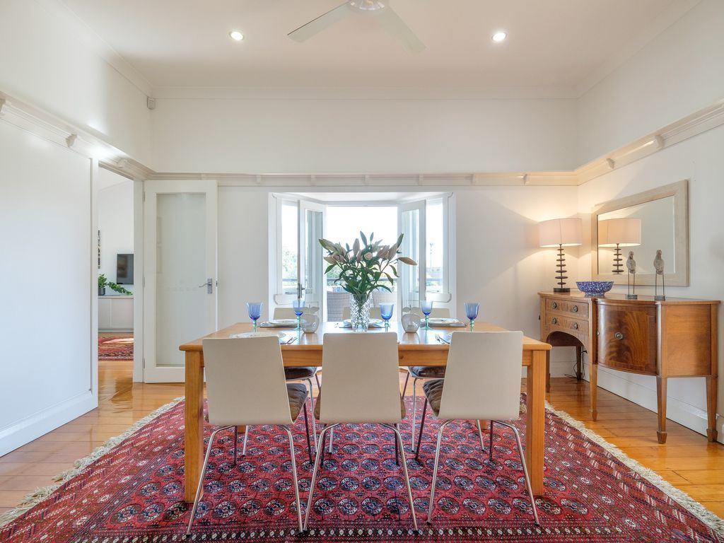 Fantastic Base for Business Meetings, Dinner Parties or Family get Together!