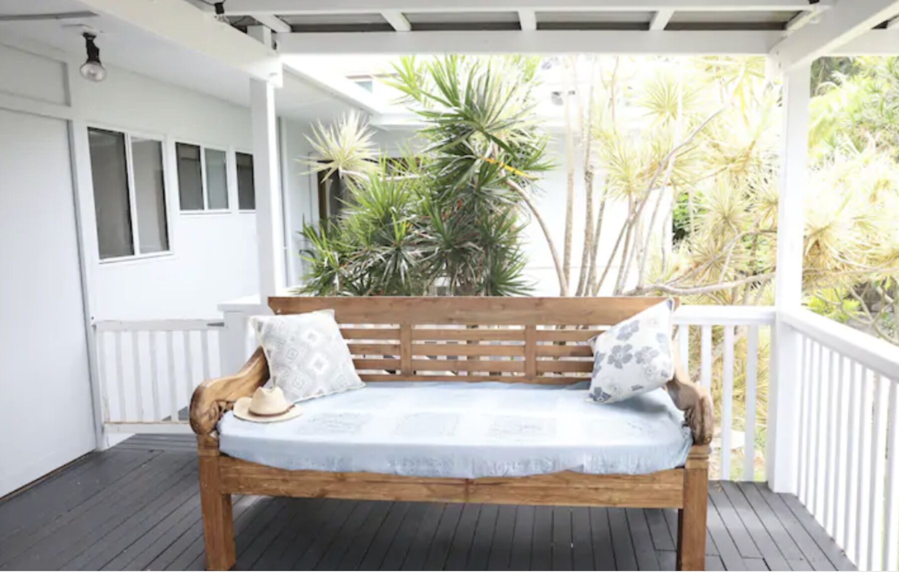 Stylish Beach House With Pool, Walking Distance to the Centre of Byron