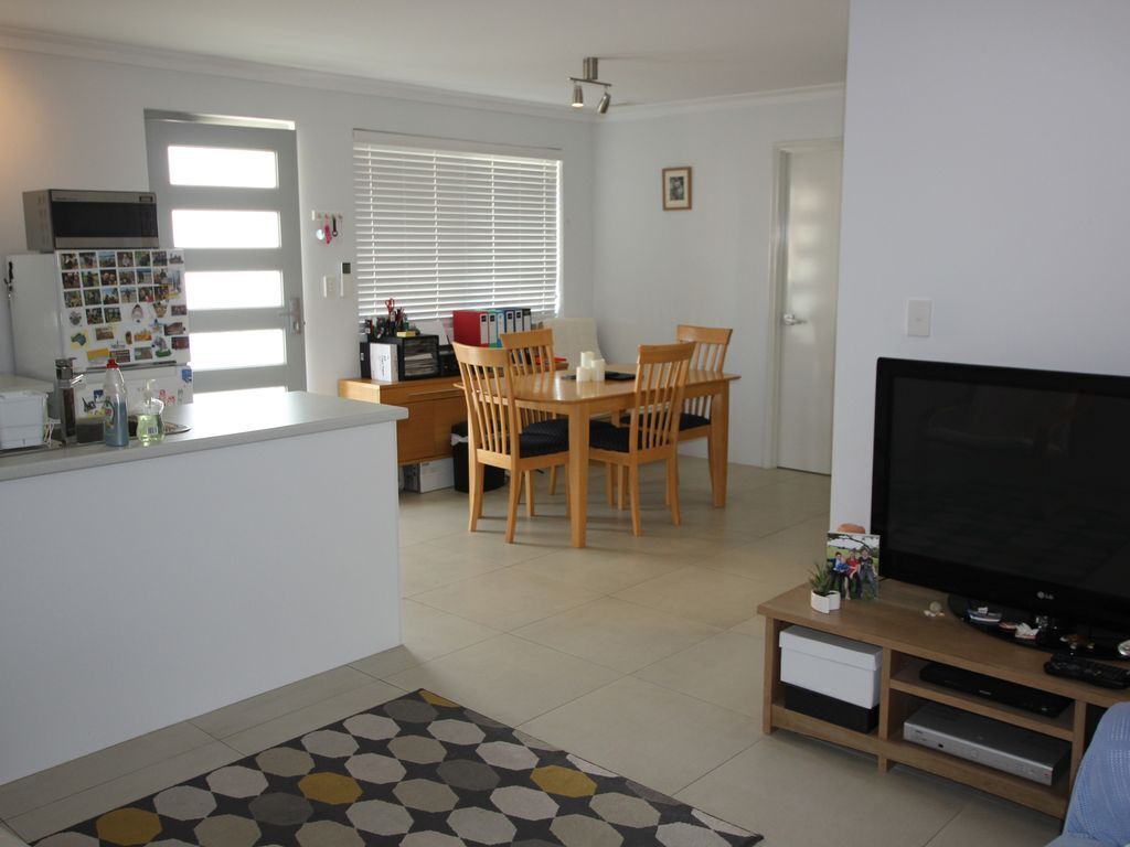 The Beach Pad - 2 Bedroom Self Contained Apartment 200m from Sorrento Beach