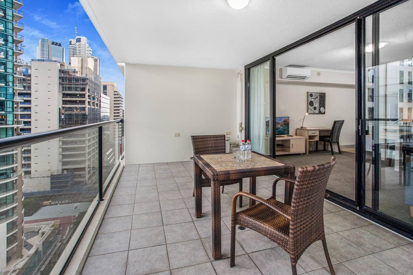 River City Splendour + Spectacular Views in Brisbane CBD