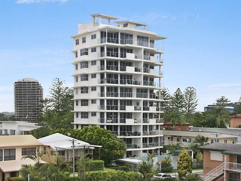 Eden Apartments Unit 901 Easy walk to Twin Towns services club and patrolled beaches