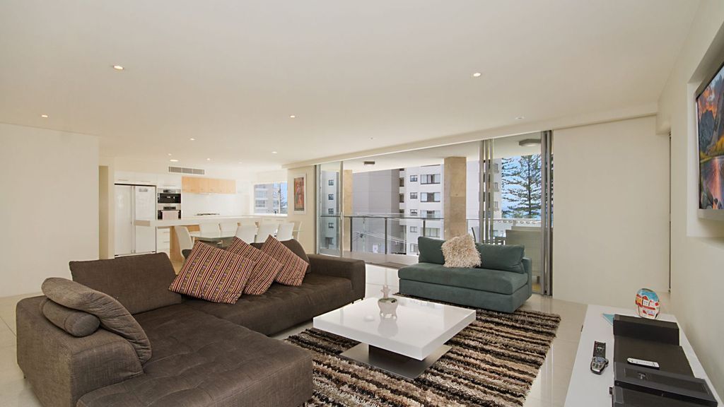 Maili 6 Luxury sky Home Apartment in Rainbow Bay Coolangatta Wi-fi Included