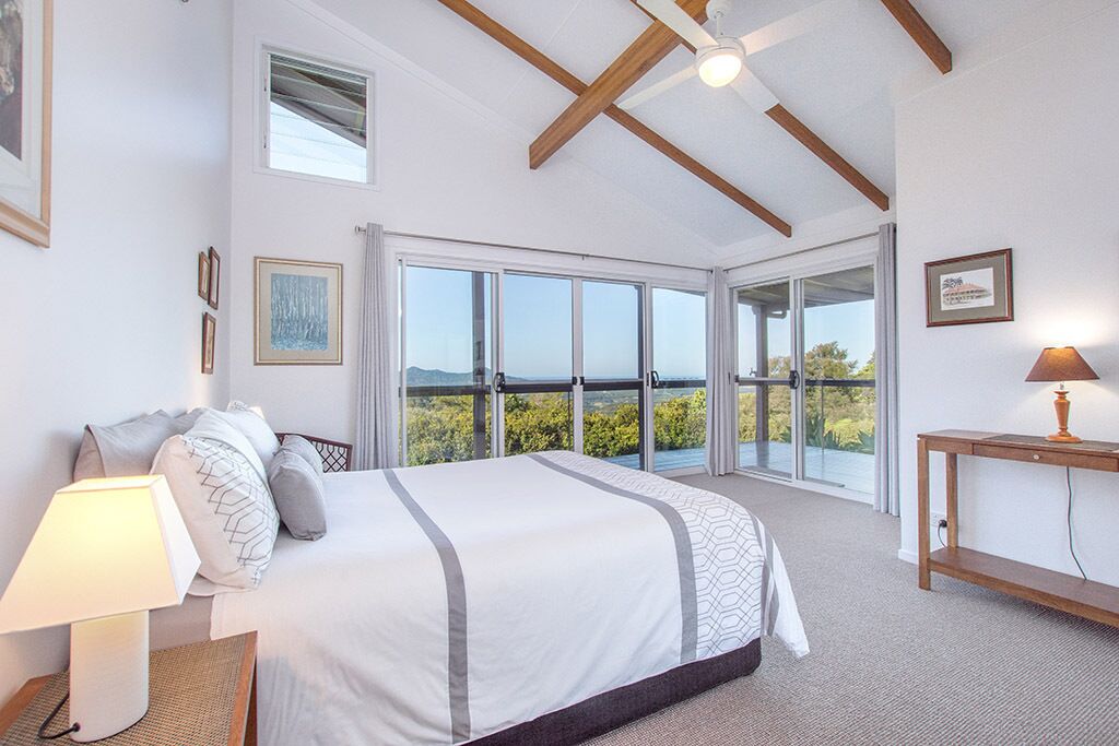 CLOGHEEN COTTAGE  Stunning Mountain and Ocean Views in the Byron Bay Hinterland