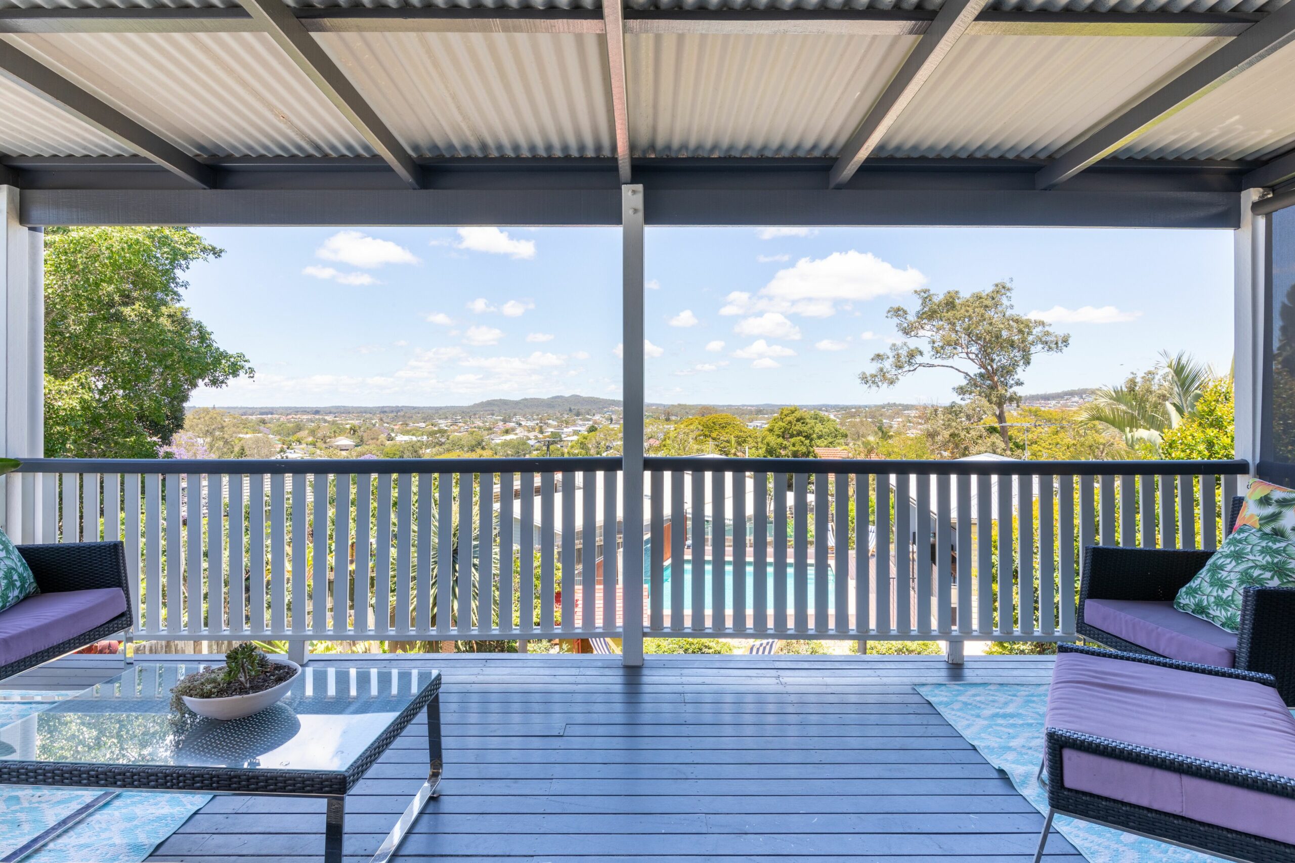 Relaxing Holiday Retreat with Pool and Views