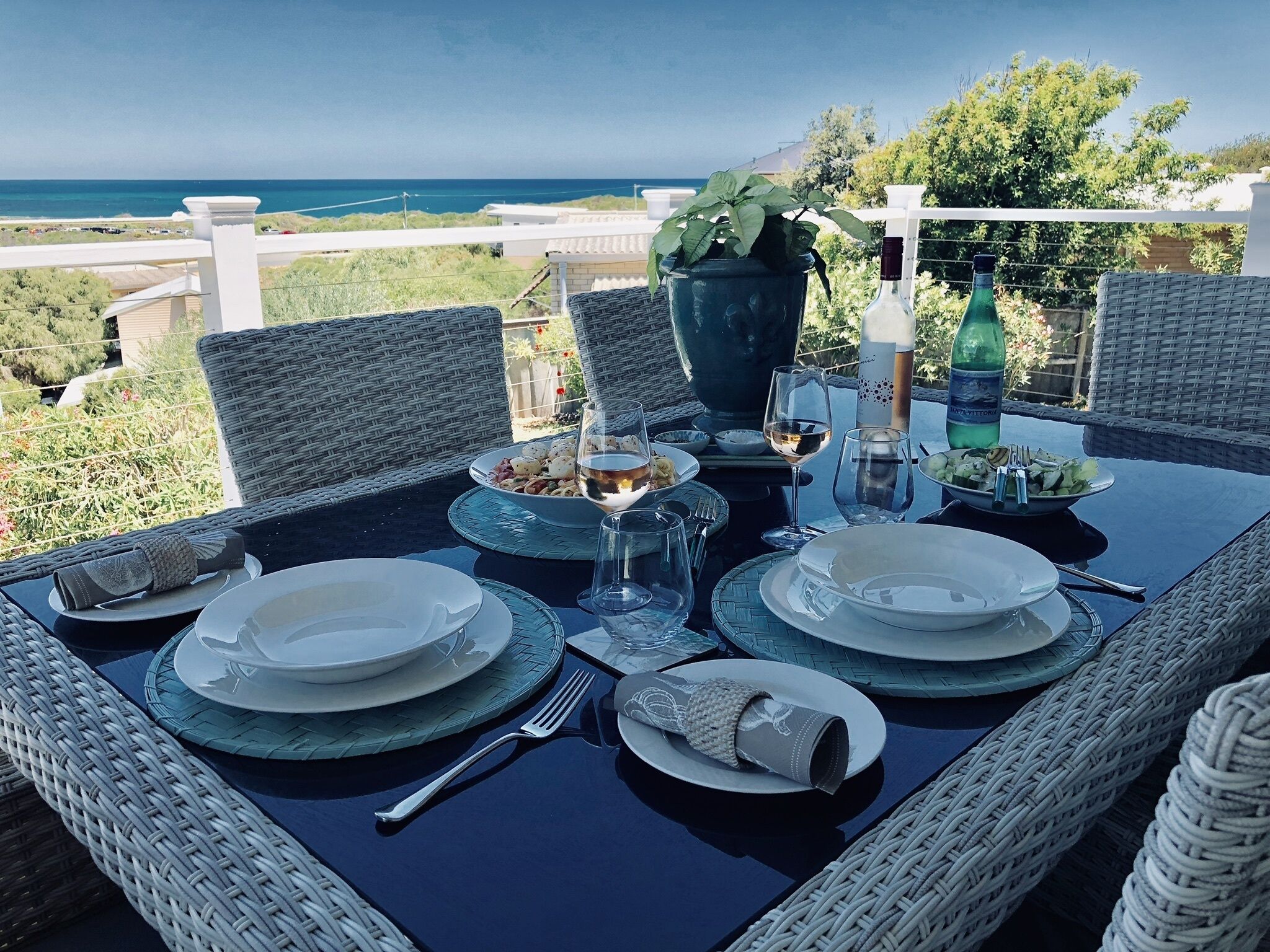 The Beach House ... Relaxed Hamptons style overlooking the Indian Ocean