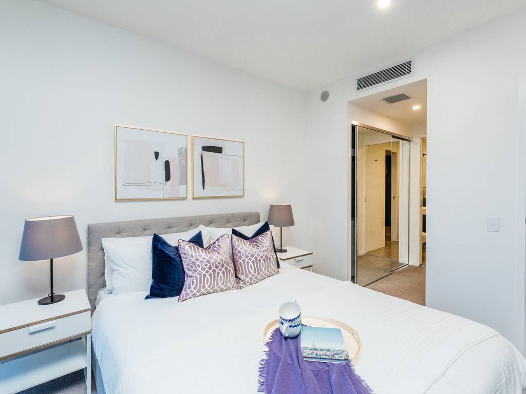 Stylish 1 Bed Apartment w/ Rooftop Pool &parking