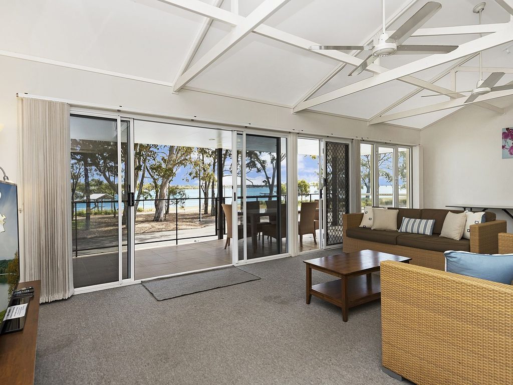 Waterfront Retreat With Room for a Boat - Welsby Pde, Bongaree