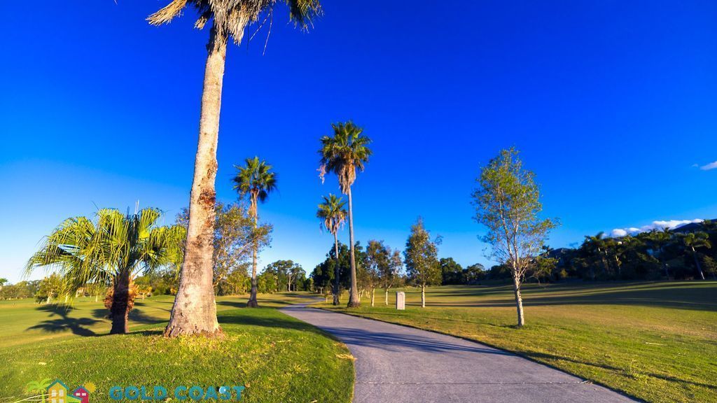 DAYDREAM ON THE GREENS - BBQ WITH THE KANGAROOS!