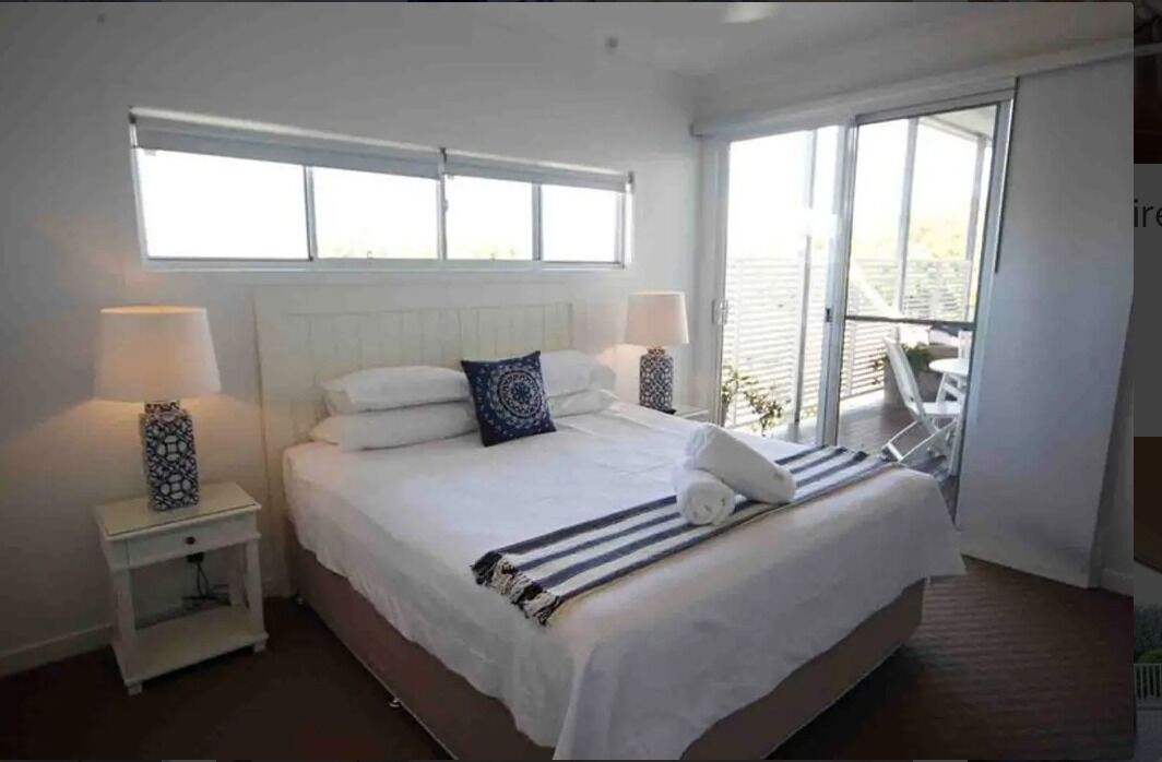 Serenity Beach Retreat - Hamptons Beach Havencasuarina - Sleeps 14 -7 Bedrooms