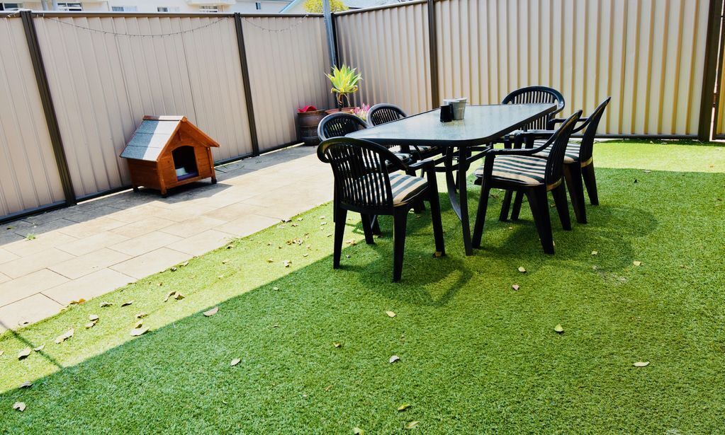 Goldie With an Oversized Private Courtyard, a Great Space for Families and Pets