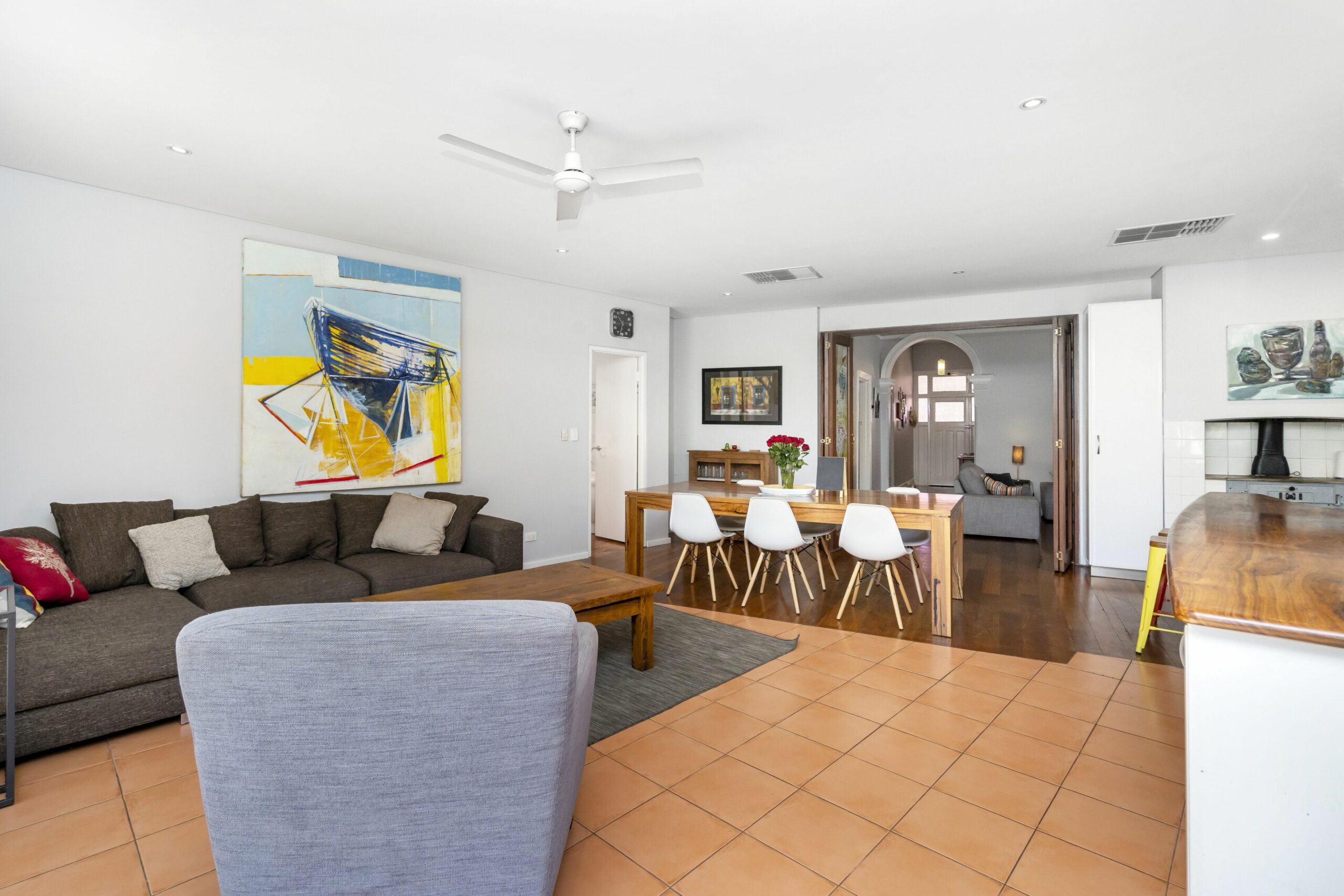 Outdoor Oasis With Views! Walk to Freo, Beach, Cafes & More..