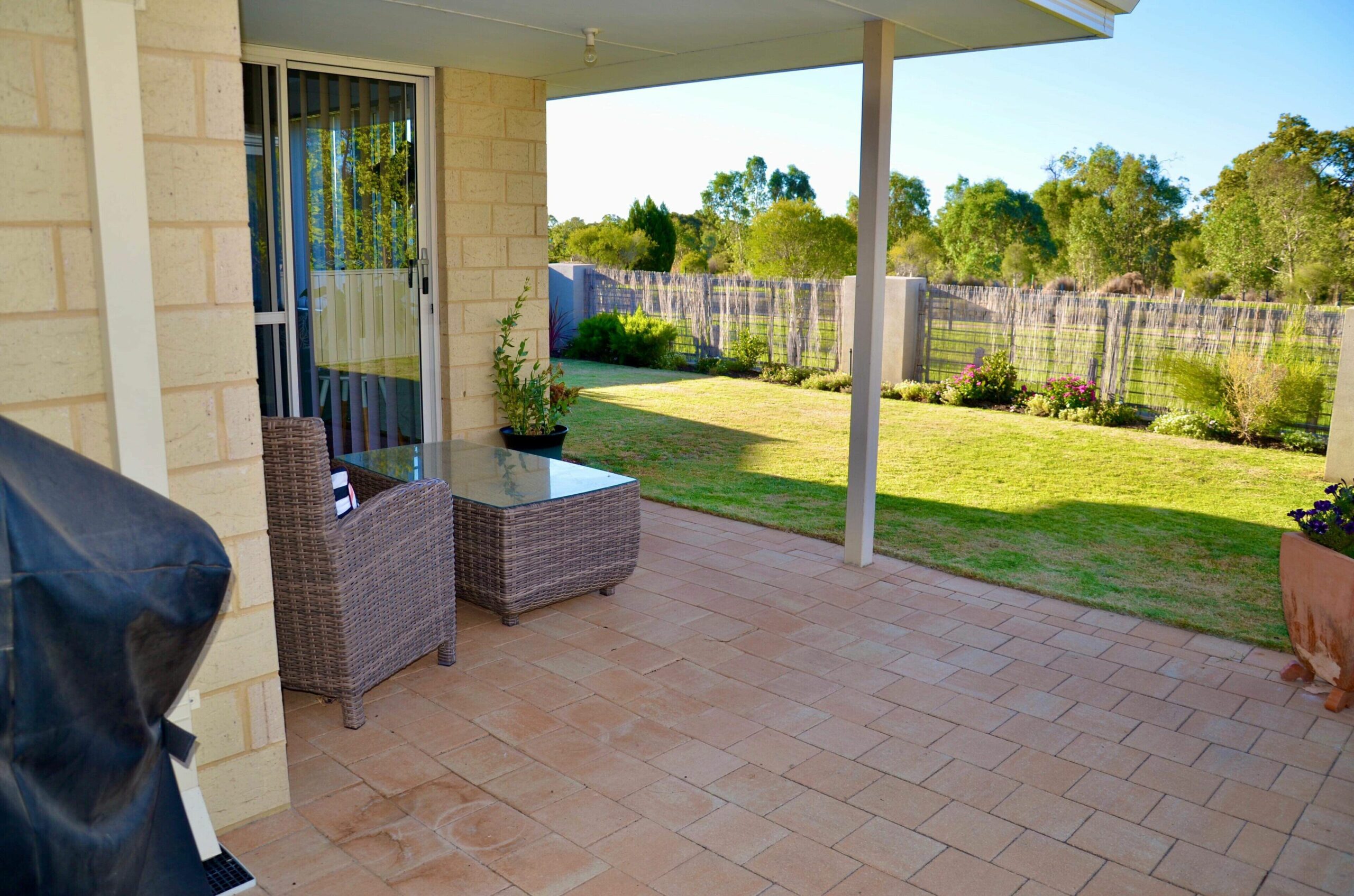 Byford House in the Glades is a Lovely 3 x 2 Family Style Home