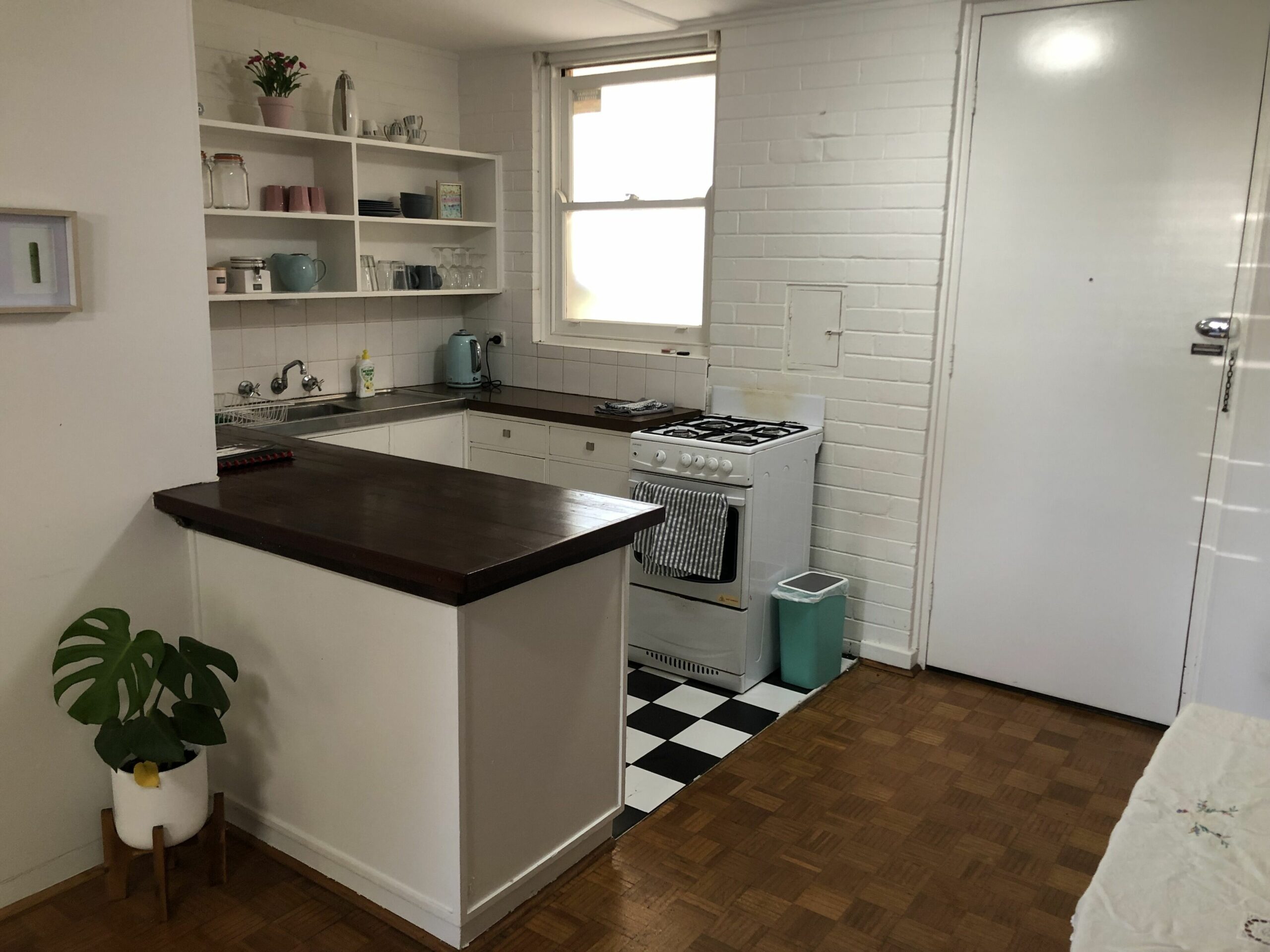 Amazing location! Close to Perth CBD + Beaufort st + Private Courtyard