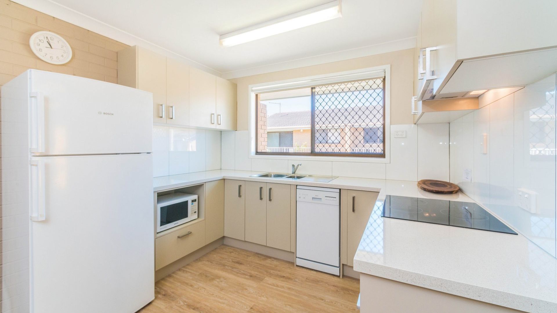 Ced49/7 - Bushland Townhouse With Swimming Pool AND Aircon