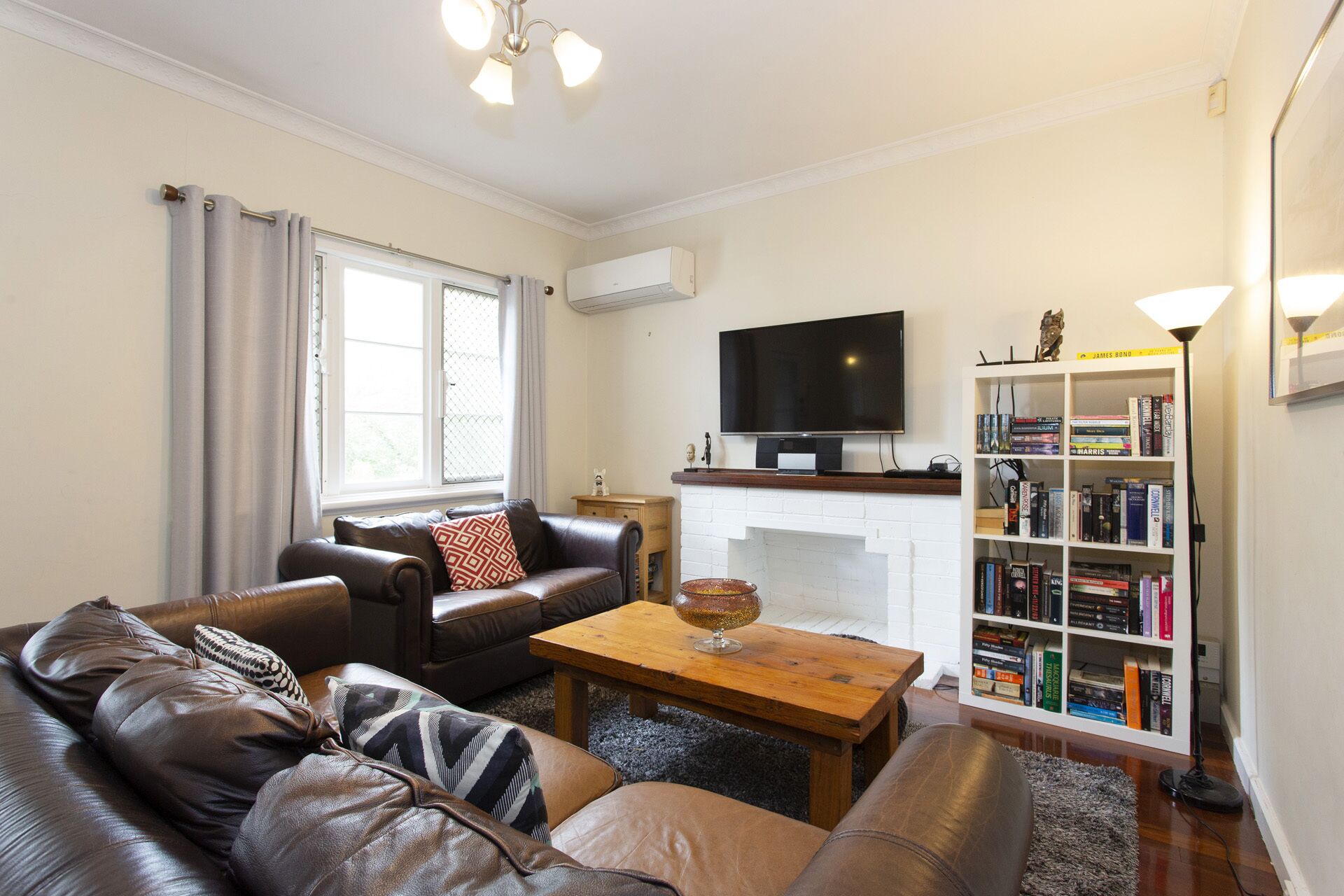 Charming 3 Bedroom Cottage Close to Perth Cbd, Perth Airport and Curtin Uni