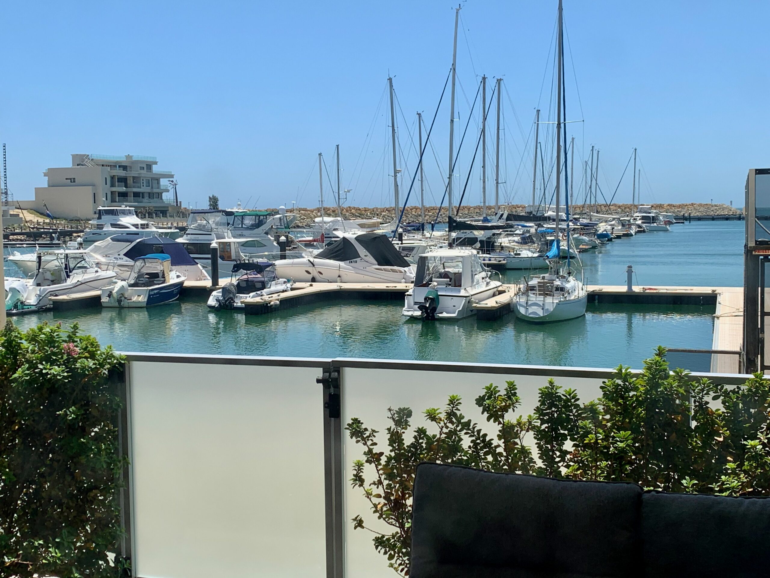 Mariner's Cove: Luxury Mindarie Waterfront Apartment