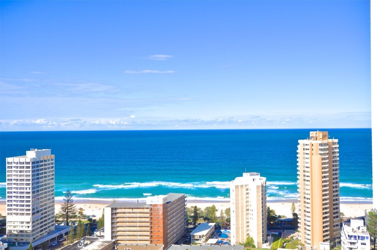 Spacious 3 Bedroom in the Heart of Surfers With Ocean Views