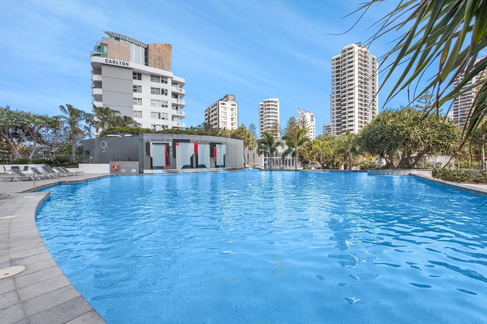 Sleek Q1 Suite in the Heart of Surfers Paradise