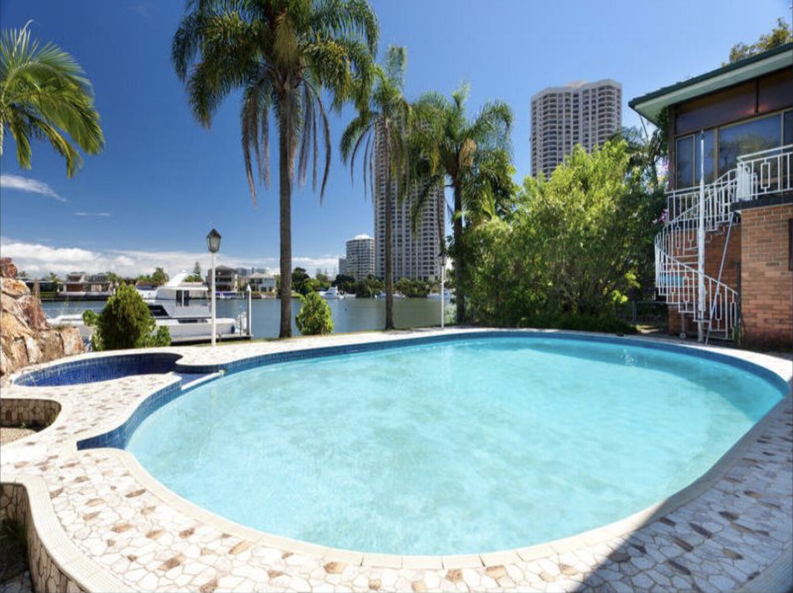 Waters Edge@Surfers Paradise