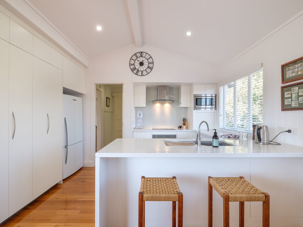 Fantastic Base for Business Meetings, Dinner Parties or Family get Together!
