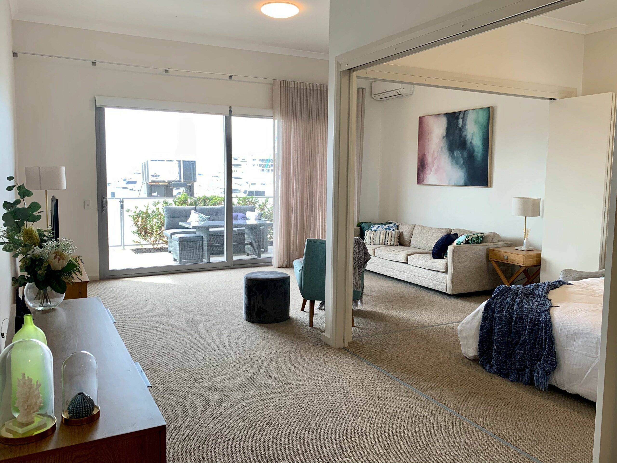 Mariner's Cove: Luxury Mindarie Waterfront Apartment