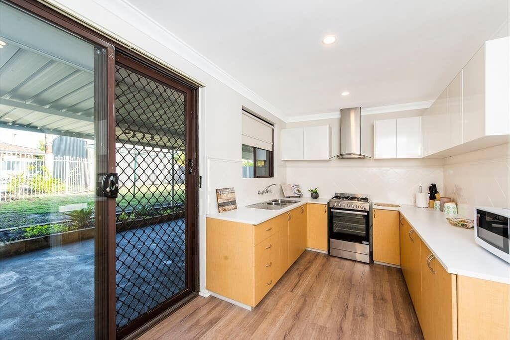 Welcome to our Thornlie Home With a Huge Backyard and Swimming Pool to Enjoy in the Summer