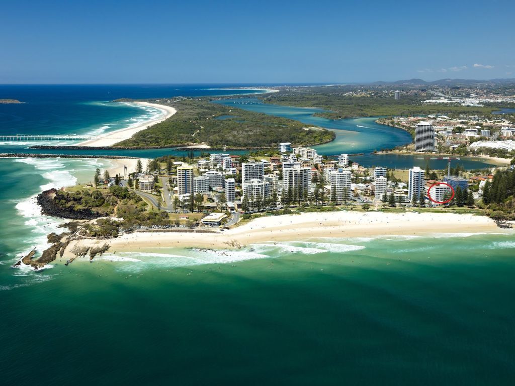 Rainbow Pacific Unit 8- Ocean views over Rainbow Bay Coolangatta with free Wi-Fi