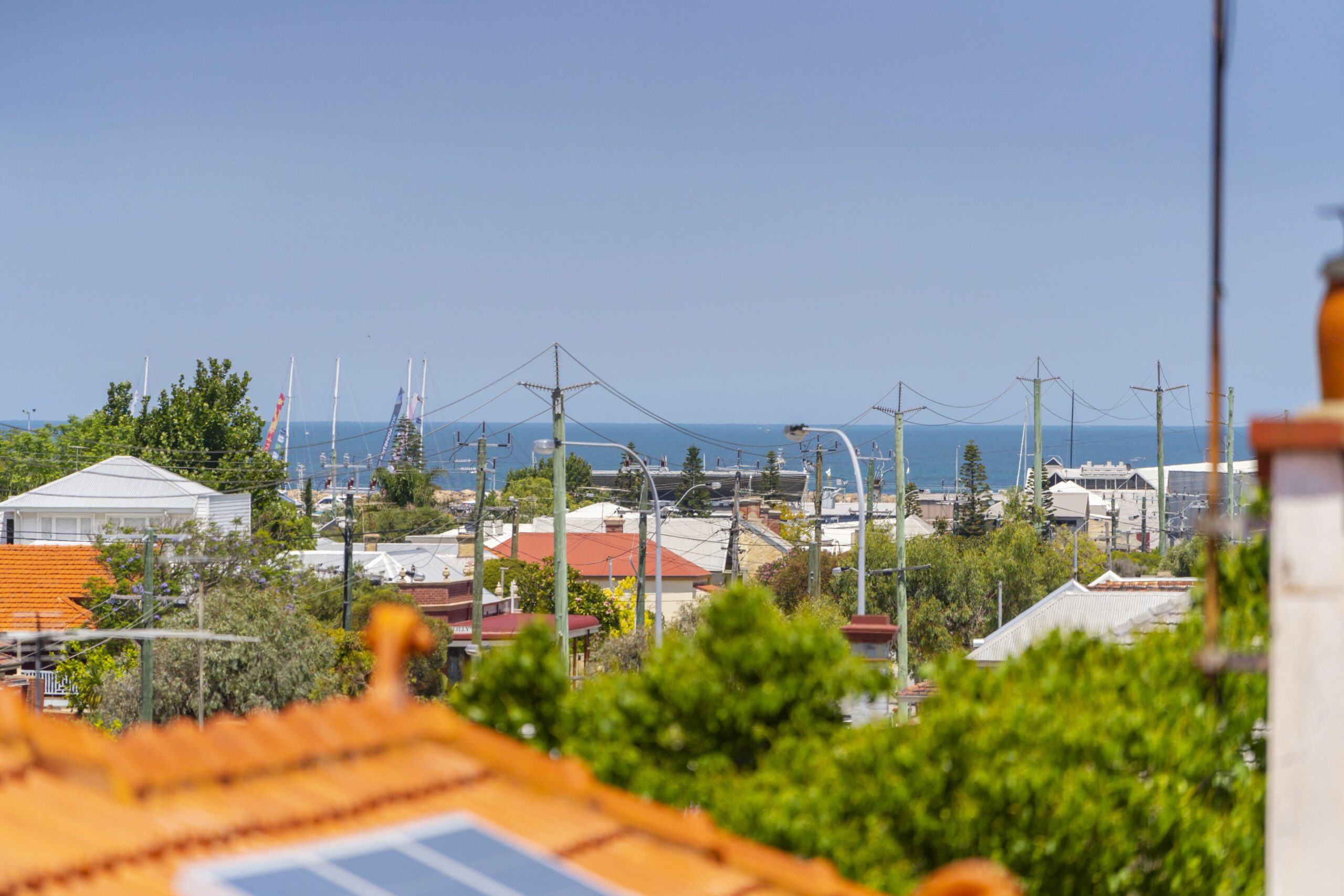 Outdoor Oasis With Views! Walk to Freo, Beach, Cafes & More..