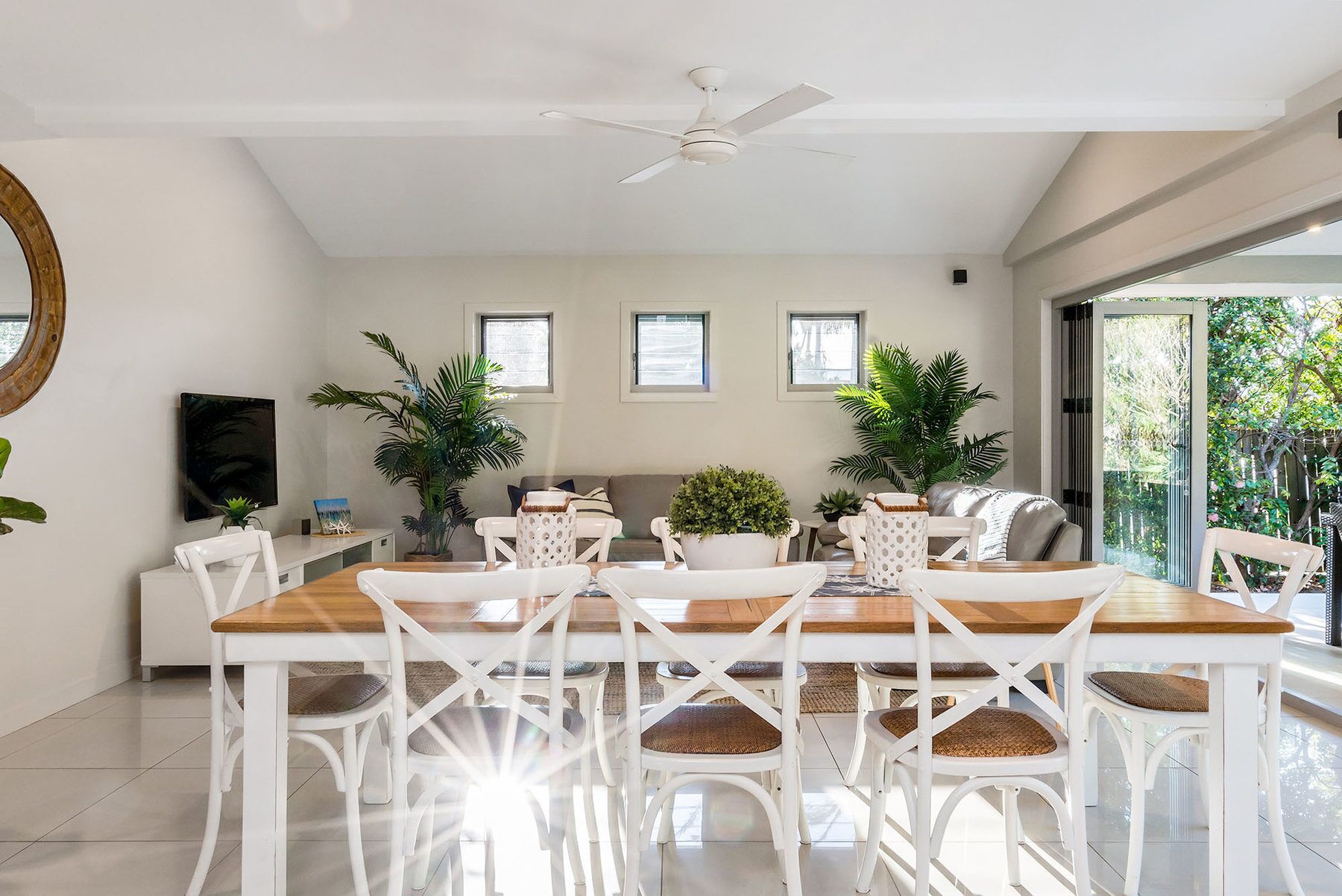 A Perfect Stay Byron Beach Style - 'golden Grid' Holiday House