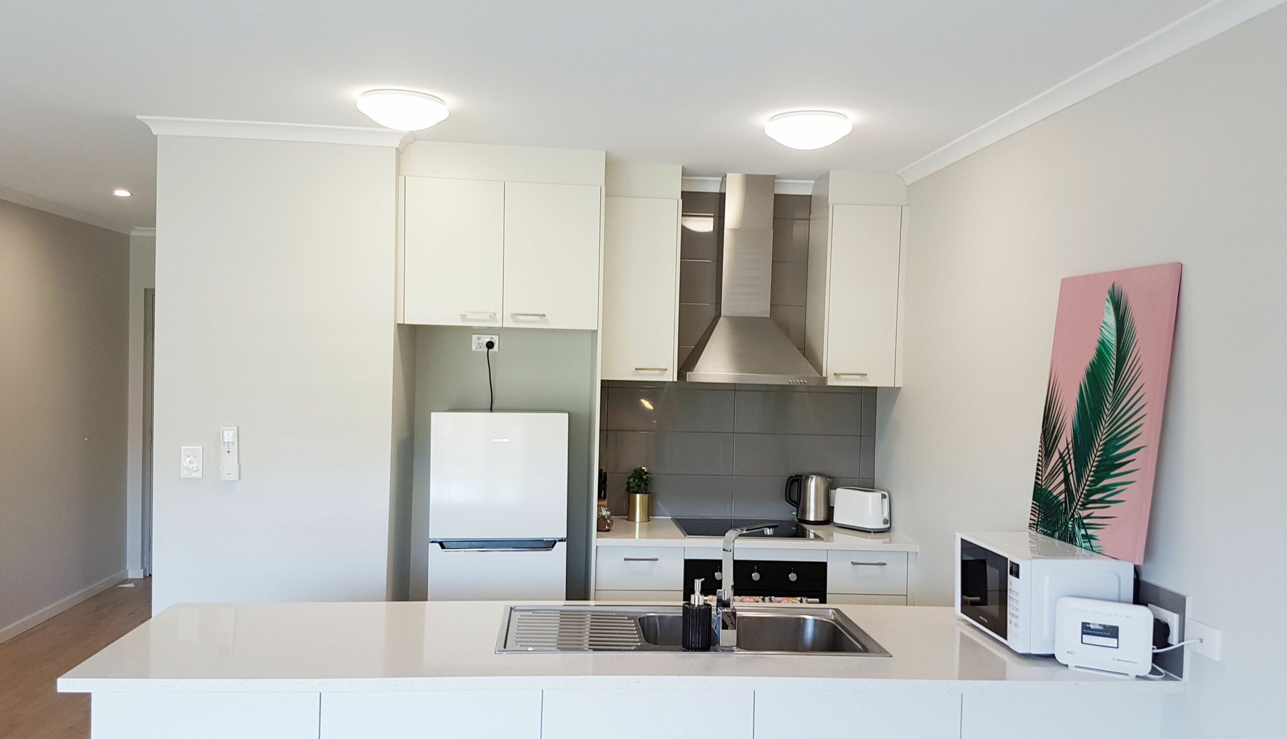 Stylish One Bedroom Apartment close to Airport, Optus Stadium and Crown (2)