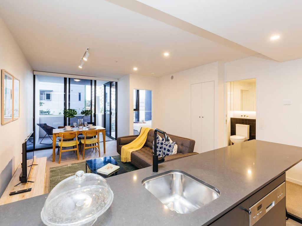 Stylish 1 Bed Apartment w/ Rooftop Pool &parking