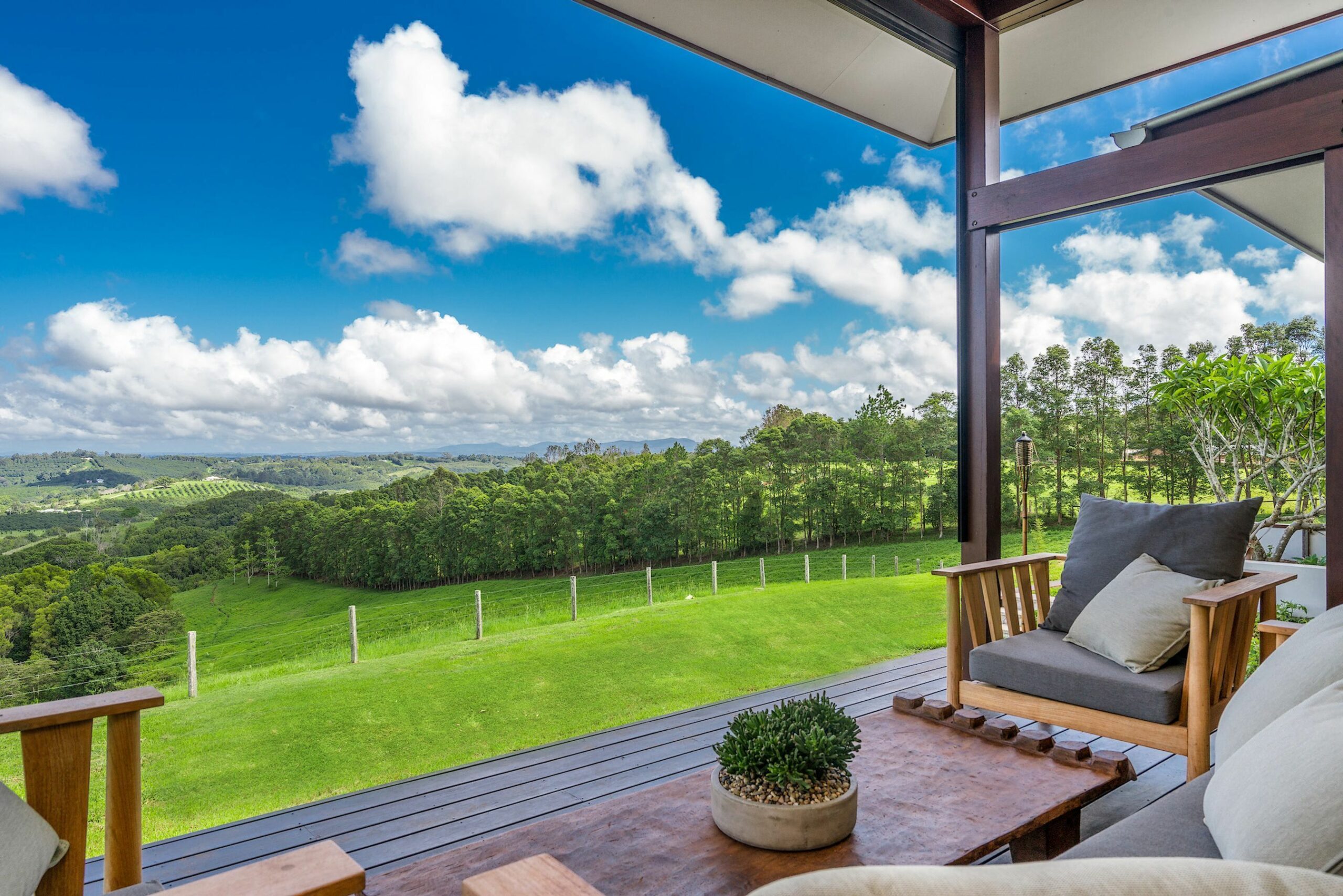 Luxico's Luana Estates - Hawaiian Opulence & Sunset Views