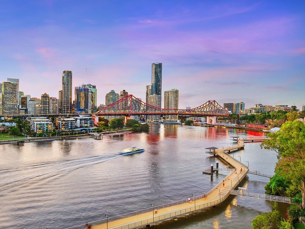 Wow! ~ Skyline City, Water + Story Bridge Views