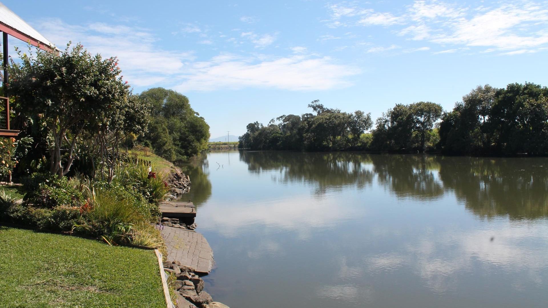 Riverside Cottage on Palmers Channel, 10 Mins to Yamba