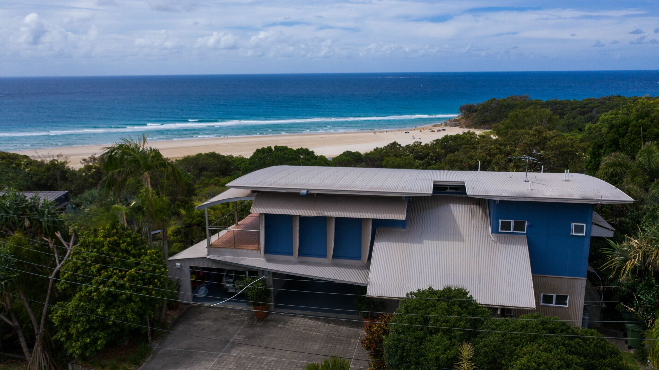 Luxury house,  extensive beach + ocean views, minutes to flags on Cylinder Beach